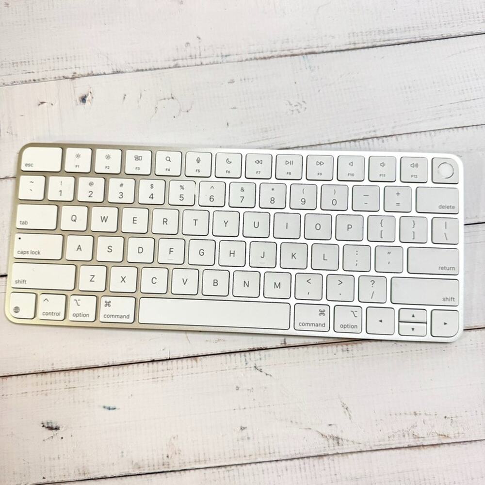 Genuine Apple Magic Keyboard A3118 Touch ID Silver Slim USB-C Rechargable